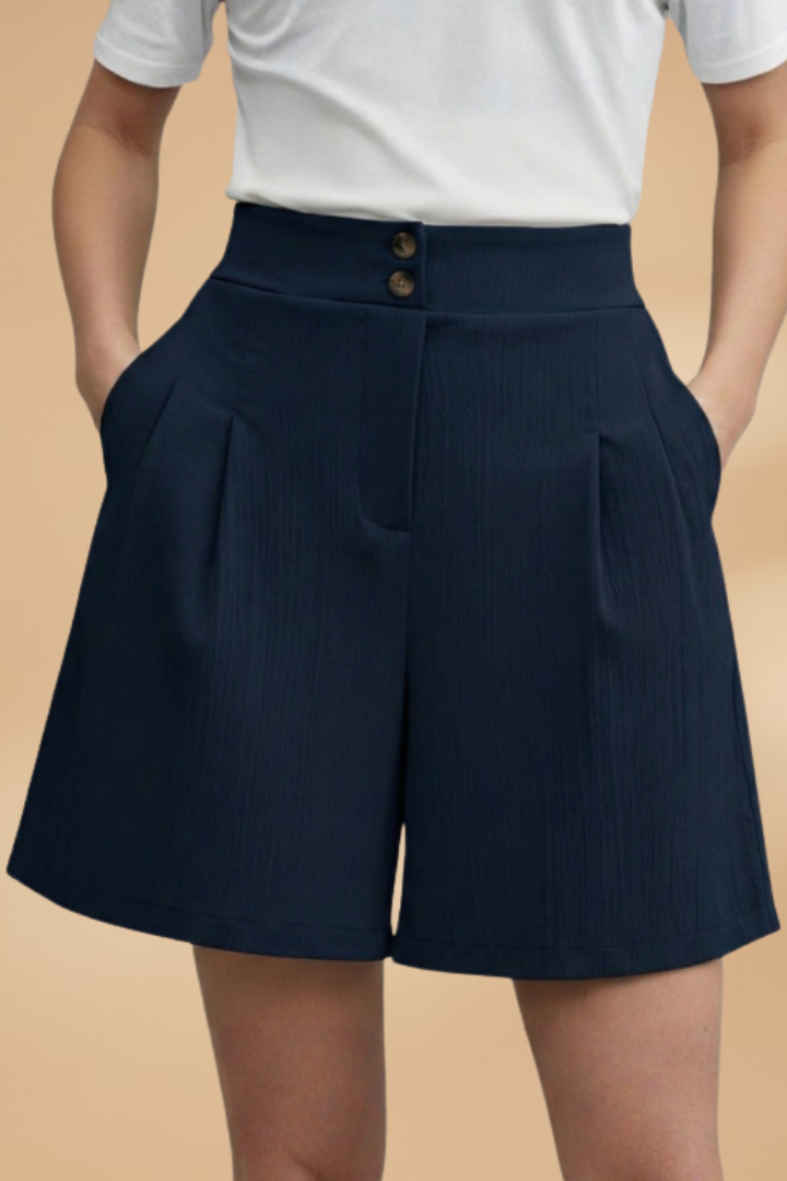 Short Décontracté avec Rangée de Boutons et Passants de Ceinture Stephanie