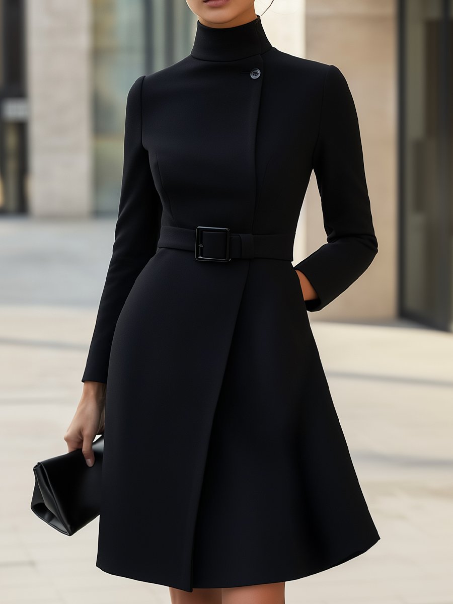 Robe Col Montant Ceinturée